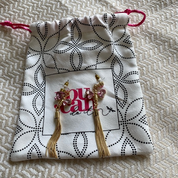 MaryKay Be Butterfly golden earring - Picture 1 of 4